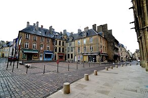 Modern Bayeux Hideaway