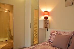 Modern Bayeux Hideaway