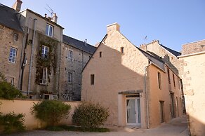 Modern Bayeux Hideaway