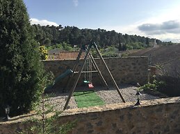 Montbrun Vineyard Escape