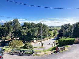 Montbrun Vineyard Escape