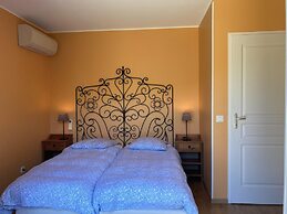 Montbrun Vineyard Escape