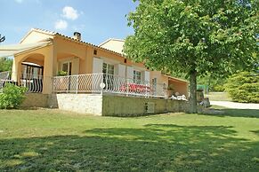 Villa in Reillanne With Private Pool