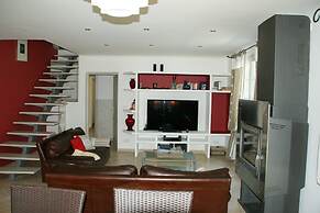 Villa in Reillanne With Private Pool