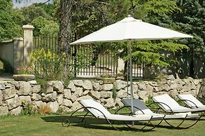 Villa in Reillanne With Private Pool