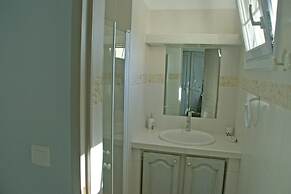 Villa in Reillanne With Private Pool