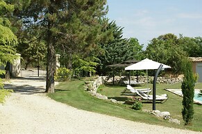 Villa in Reillanne With Private Pool
