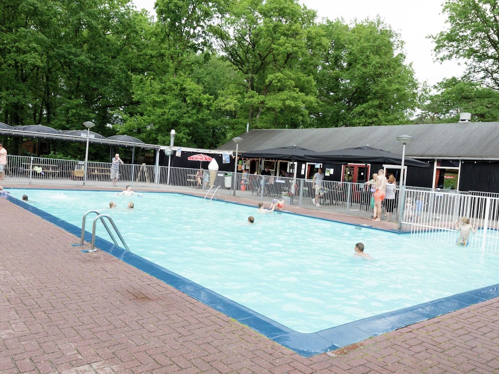 Charming Lodge in Staphorst With Pool Access