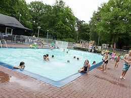 Charming Lodge in Staphorst With Pool Access