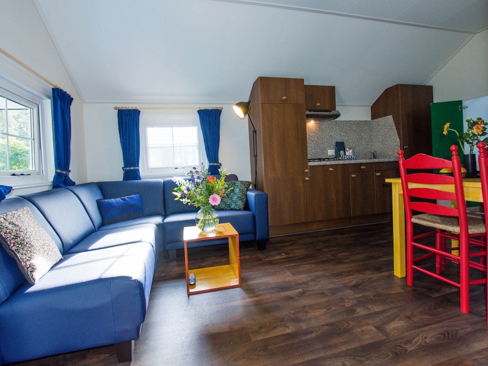 Charming Lodge in Staphorst With Pool Access