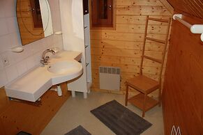 Lakeside Escape for 6 Guests