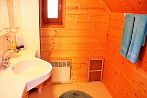 Lakeside Escape for 6 Guests