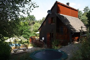 Lakeside Escape for 6 Guests