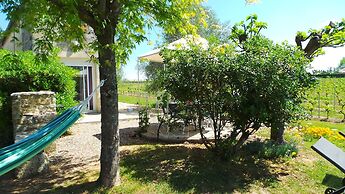 Beautiful Holiday Home With Swimming Pool