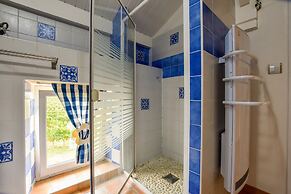 Beautiful Holiday Home With Swimming Pool