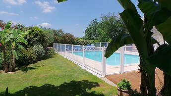 Beautiful Holiday Home With Swimming Pool