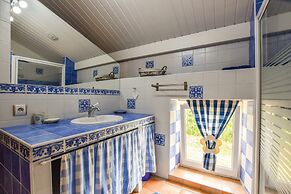 Beautiful Holiday Home With Swimming Pool