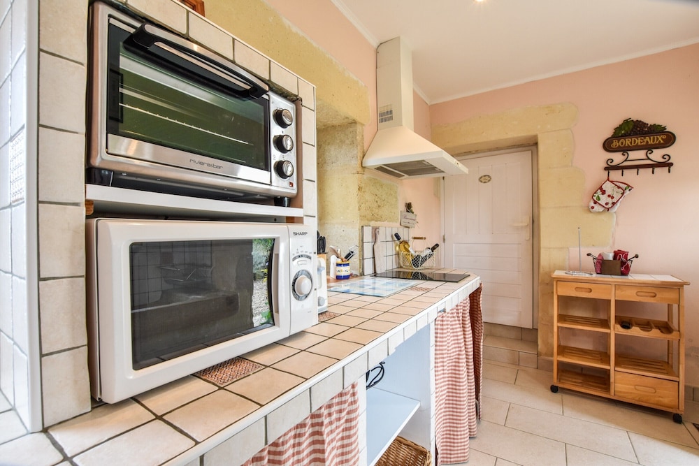 Beautiful Holiday Home With Swimming Pool