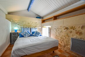 Beautiful Holiday Home With Swimming Pool