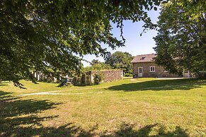 Cottage in Chaleix Near Forest & Lake