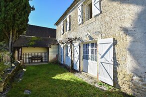 Vintage Retreat in Montfaucon