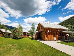Luxurious Chalet With Valley Views