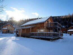 Luxurious Chalet With Valley Views