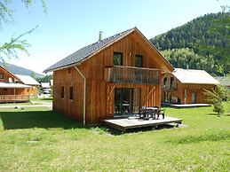 Luxurious Chalet With Valley Views