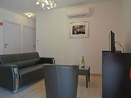 Villa in Var With Hill Views & Pool