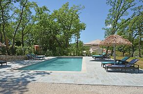 Villa in Var With Hill Views & Pool