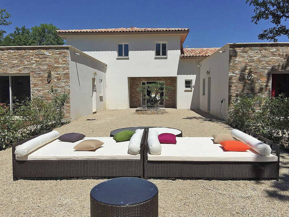 Villa in Var With Hill Views & Pool