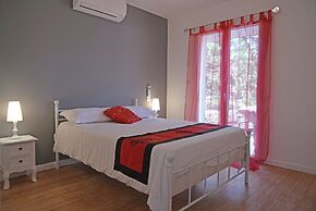 Villa in Var With Hill Views & Pool