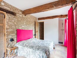 Villa in Saignon With Pool and Scenic Views