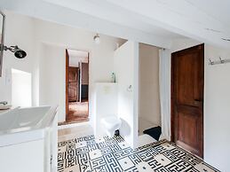 Villa in Saignon With Pool and Scenic Views