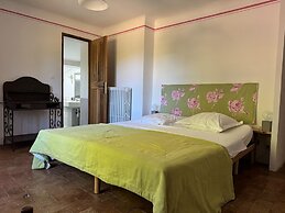 Villa in Saignon With Pool and Scenic Views