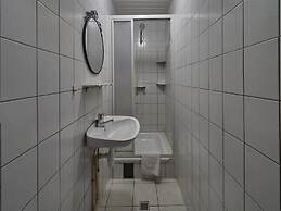 Modern Comfort in a Central Spot