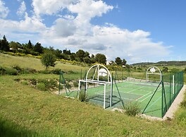 Luxe Villa in Montbrun