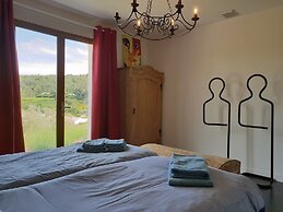 Luxe Villa in Montbrun