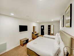 OYO Plymouth Central Hotel