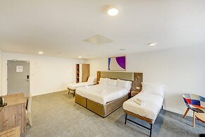 OYO Plymouth Central Hotel