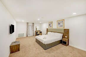 OYO Plymouth Central Hotel