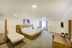 OYO Plymouth Central Hotel