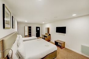 OYO Plymouth Central Hotel