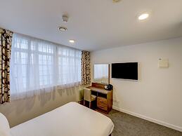 OYO Plymouth Central Hotel