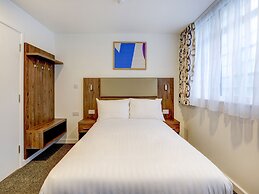 OYO Plymouth Central Hotel
