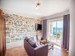 Hidden Retreat in Chassiers