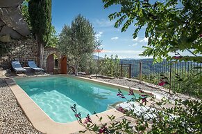 Hidden Retreat in Chassiers