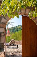 Hidden Retreat in Chassiers