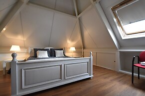 Family Home in Zeewolde by Forest Trails