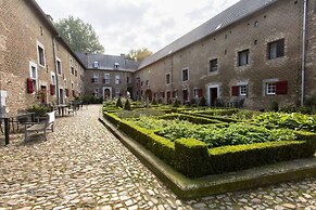 Flat in Water Mill 10 km From Maastricht